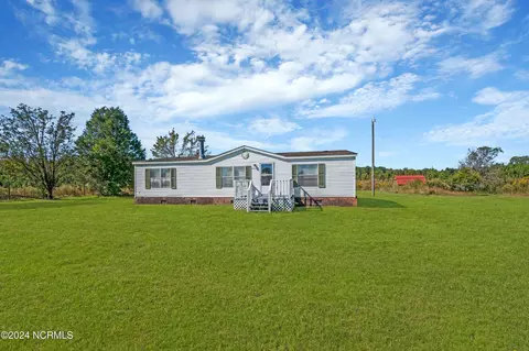 5902 Emma Cannon Rd, Ayden, NC 28513