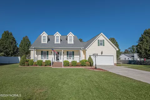 637 Carrington Ln, Winterville, NC 28590