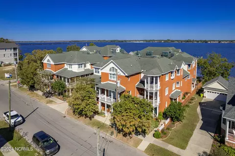 View/Area - 742 E Front St, New Bern, NC 28560 photo 2 of 7