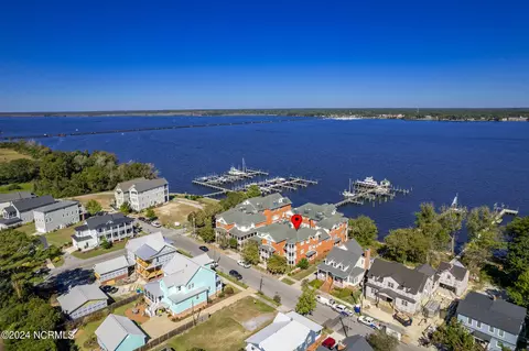 View/Area - 742 E Front St, New Bern, NC 28560 photo 1 of 7
