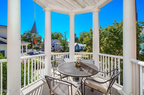 Exterior - 742 E Front St, New Bern, NC 28560 photo 4 of 9