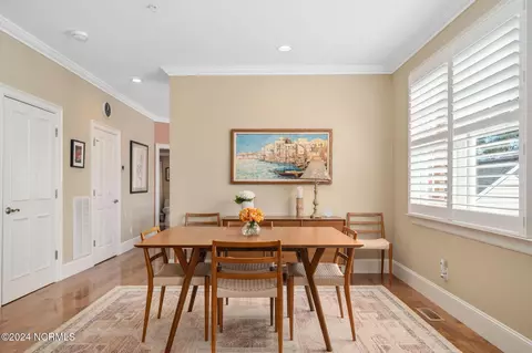 Dining - 742 E Front St, New Bern, NC 28560 photo 1 of 2