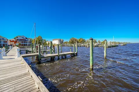 View/Area - 742 E Front St, New Bern, NC 28560 photo 3 of 7