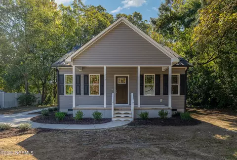 212 S Gardner Ave, Kenly, NC 27542