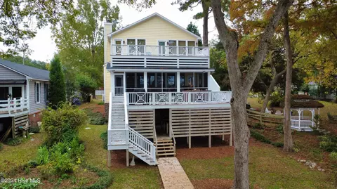 Exterior - 107 S Main St, Bath, NC 27808 photo 2 of 8