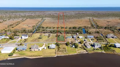 264 Bayview Dr, Stumpy Point, NC 27978