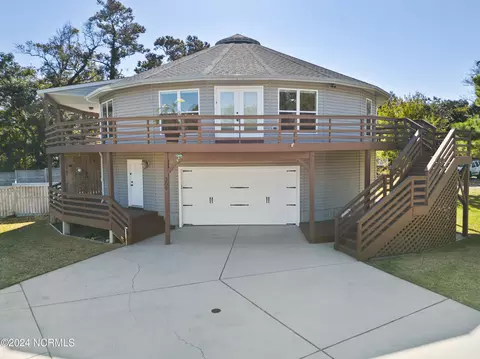 309 Lewis Dr, Carolina Beach, NC 28428
