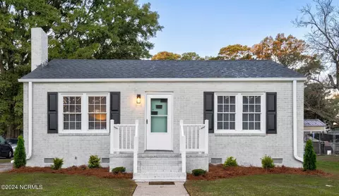 104 Dewey St SW, Wilson, NC 27893