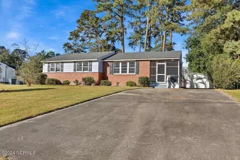 713 Barn St, Jacksonville, NC 28540
