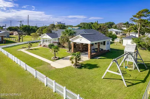 Exterior - 124 Smith Ln, Atlantic Beach, NC 28512 photo 13 of 14