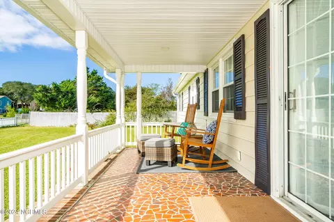 Exterior - 124 Smith Ln, Atlantic Beach, NC 28512 photo 3 of 14