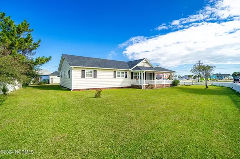 Exterior - 124 Smith Ln, Atlantic Beach, NC 28512 photo 12 of 14