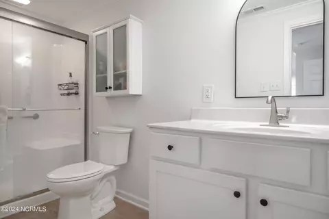 Bath - 124 Smith Ln, Atlantic Beach, NC 28512 photo 1 of 2