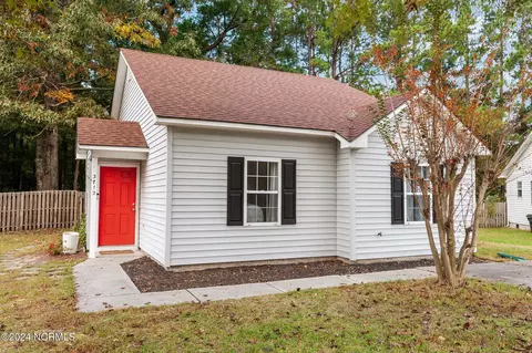 3712 Colony Dr, New Bern, NC 28562