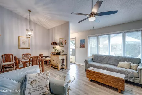 90 Ashley Pl, New Bern, NC 28562 | 33 Photos - Movoto