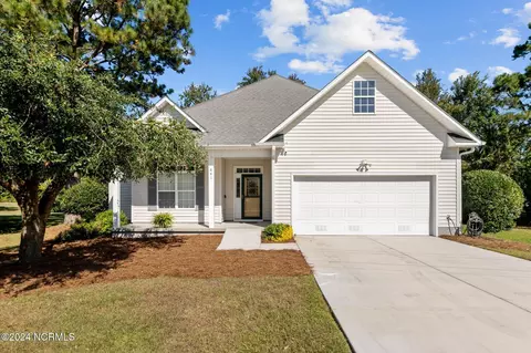 841 Pelican Dr, New Bern, NC 28560