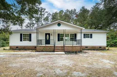 1222 Saint Johns Church Rd, Hampstead, NC 28443