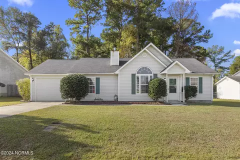 211 Chaparral Trl, Jacksonville, NC 28546