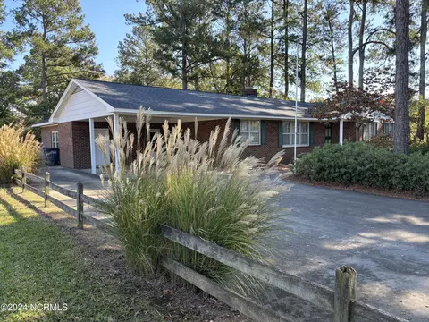 200 Harold St, Battleboro, NC 27809