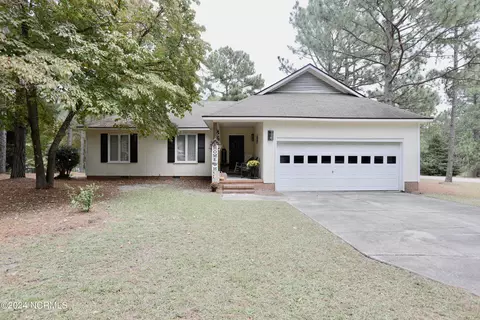 107 Dogwood Ln, West End, NC 27376
