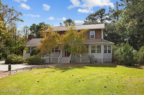 112 Dasher Dr, Beaufort, NC 28516