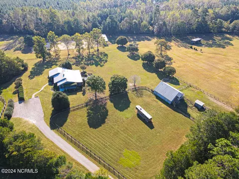 303 Goodwill Rd, Southern Pines, NC 28387