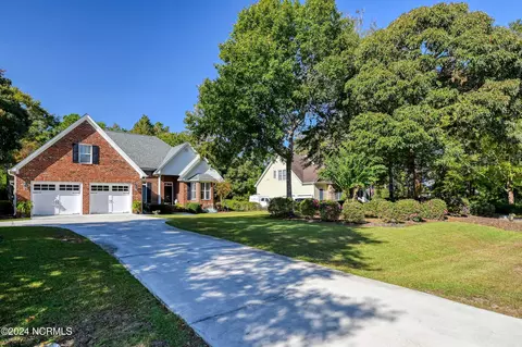 Exterior - 124 Olde Point Rd, Hampstead, NC 28443 photo 1 of 14