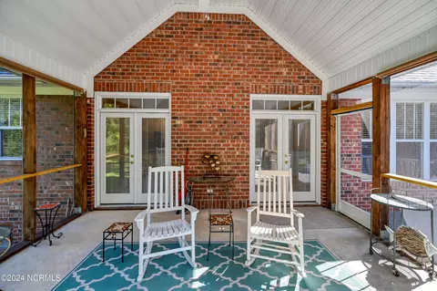 Exterior - 124 Olde Point Rd, Hampstead, NC 28443 photo 5 of 14