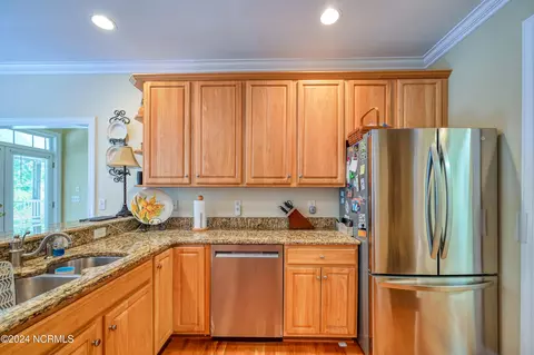 Kitchen - 124 Olde Point Rd, Hampstead, NC 28443 photo 1 of 3