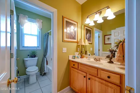 Bath - 124 Olde Point Rd, Hampstead, NC 28443 photo 3 of 4