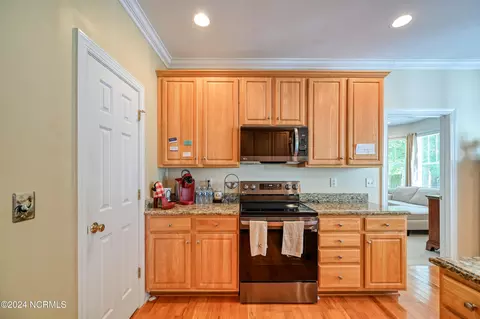 Kitchen - 124 Olde Point Rd, Hampstead, NC 28443 photo 3 of 3