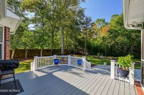 Exterior - 124 Olde Point Rd, Hampstead, NC 28443 photo 13 of 14