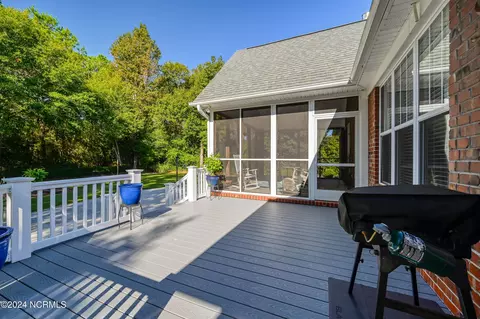 Exterior - 124 Olde Point Rd, Hampstead, NC 28443 photo 11 of 14
