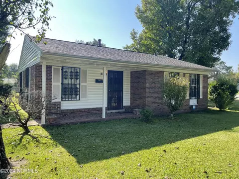 2902 Spaulding Dr, Wilmington, NC 28405