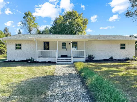 162 Richard Everett Rd, Burgaw, NC 28425
