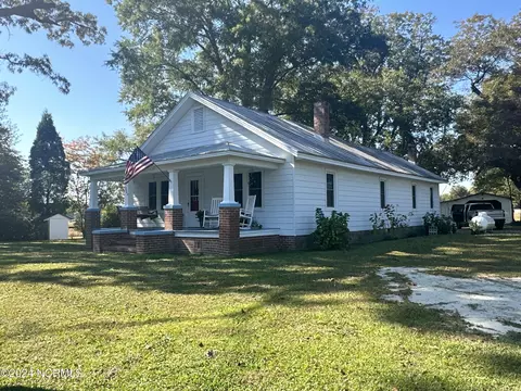 232 S Asbury Church Rd, Washington, NC 27889