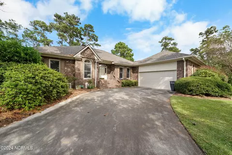3394 Laurel Ln SE, Southport, NC 28461