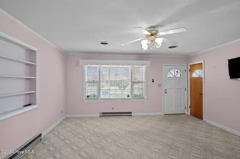 Living - 144 Jones Cir, Chocowinity, NC 27817 photo 4 of 6
