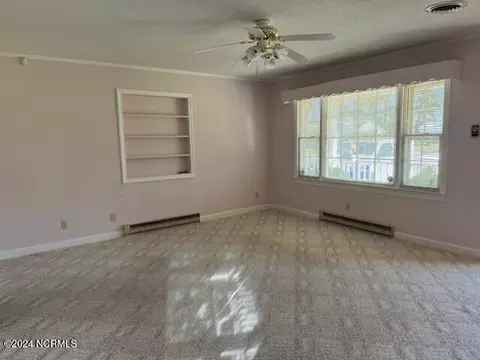 Living - 144 Jones Cir, Chocowinity, NC 27817 photo 2 of 6