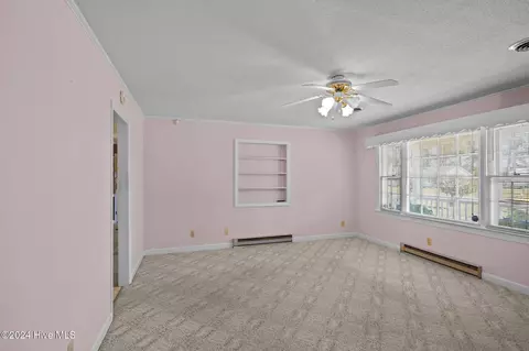 Living - 144 Jones Cir, Chocowinity, NC 27817 photo 5 of 6