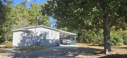 210 Spar Ct, Hampstead, NC 28443