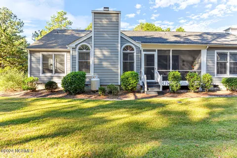 2303 Wentworth Cir, Pinehurst, NC 28374 photo 10