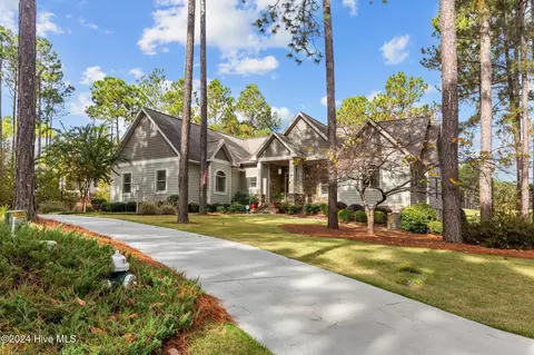 7 Wake Forest Ct, Southern Pines, NC 28387