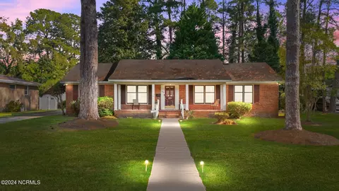 1008 S Howard Cir, Tarboro, NC 27886