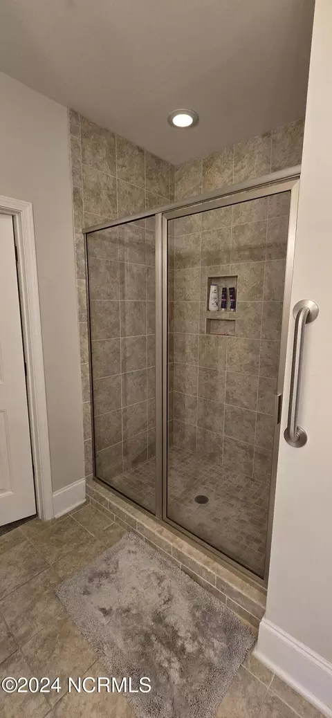 Bath - 150 Winged Foot Rd, Pinehurst, NC 28374 photo 2 of 7