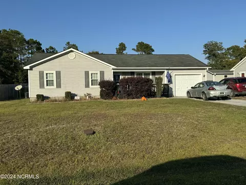 310 Timber Ridge Dr, Hubert, NC 28539