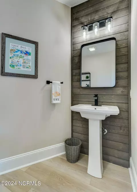 Bath - 784 Captain Beam Blvd, Hampstead, NC 28443 photo 1 of 7