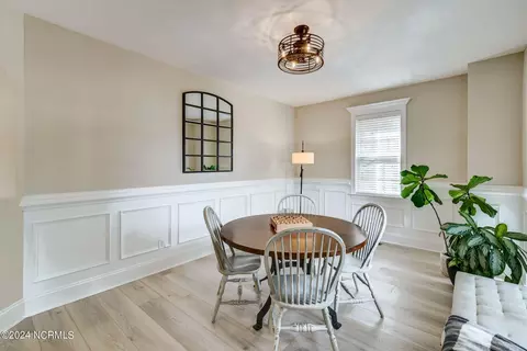 Dining - 784 Captain Beam Blvd, Hampstead, NC 28443 photo 1 of 7