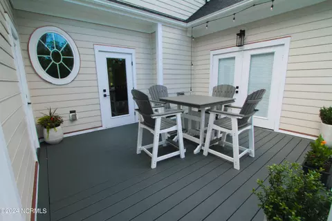 Exterior - 784 Captain Beam Blvd, Hampstead, NC 28443 photo 4 of 7