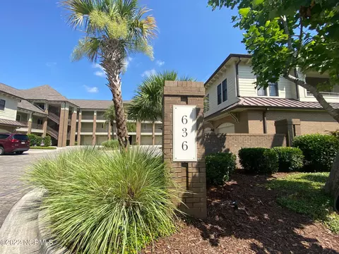 636 Village Park Dr #104, Wilmington, NC 28405